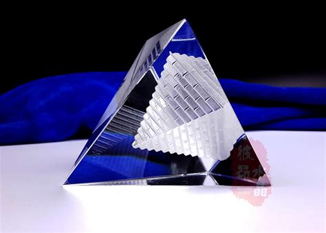 跨境专供 创意水晶金字塔K5水晶深雕压型周年庆礼品家居装饰摆件-阿里巴巴