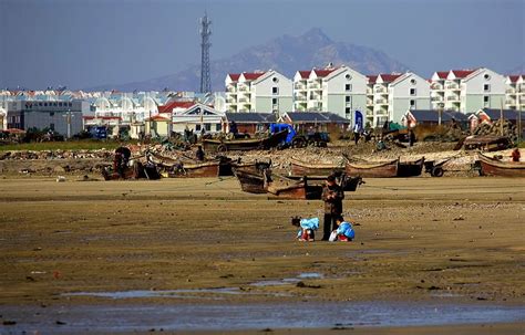 客观对比北海银滩与乳山银滩，北海生活配套成熟，乳山更适合避暑