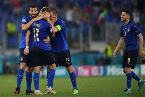 意大利0-2输给了奥地利，球迷笑称：世界杯附加赛输球_东方体育