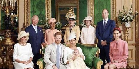 哈里王子大婚，梅根为什么会选择了穿超素的法国GIVENCHY婚纱?