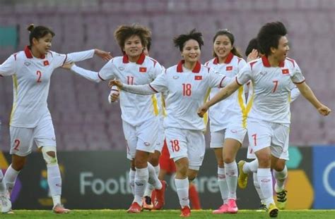 体坛午爆｜中国女足热身赛胜俄罗斯，阿森纳1.05亿镑签下赖斯_东方体育