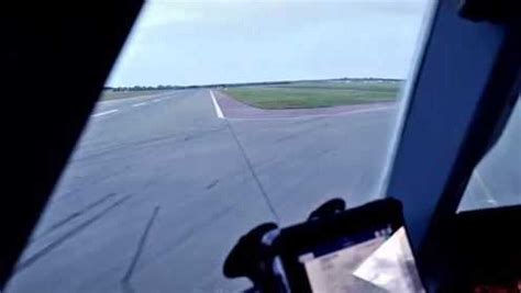 机长视角——空客A320完整降落视频！看完都会开飞机了！_腾讯视频