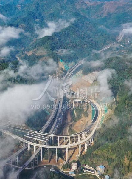 贵州铜仁：沿印松高速公路建设进入收尾阶段-人民图片网