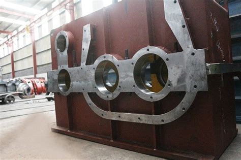 箱体焊接 - 生产车间 - 东莞市精美真空科技有限公司