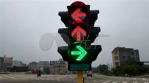 十字路口红绿灯如何看-有驾