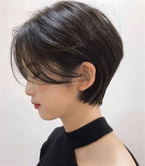 非主流黑色短发女生头像