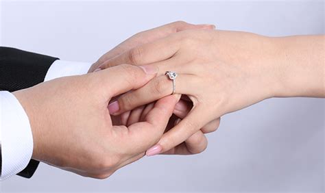 结婚戒指买什么样的好 选择婚戒的7个小知识