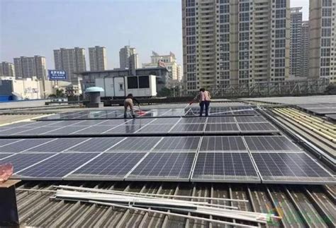忻州光伏产业园区项目钢结构首吊成功