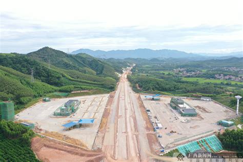 信都至梧州高速公路一期项目房建工程建设纪实|框架|信都|房建_新浪新闻