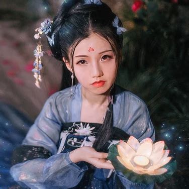 女生头像古风星空真人版