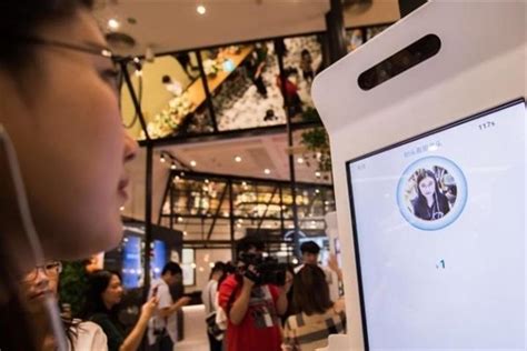 Facebook宣布进入刷脸时代 自行研发出Face ID技术_凤凰科技