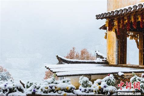 中国最美乡村婺源迎今冬初雪 构成一幅山居雪韵图