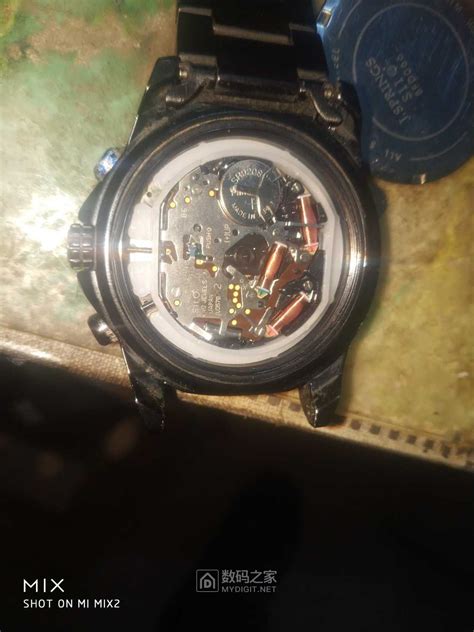 手表表带掉了怎么修,手表表带断了怎么修,手表固定带断了怎么修_大山谷图库