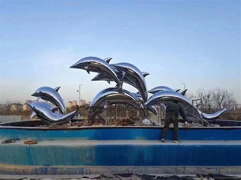 抽象不锈钢水景海豚雕塑-方圳雕塑厂