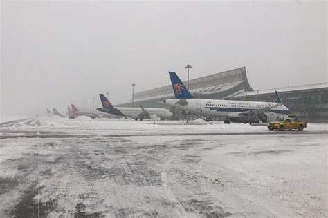 持续除雪，沈阳机场未因特殊天气原因取消航班_辽宁频道-国际在线”