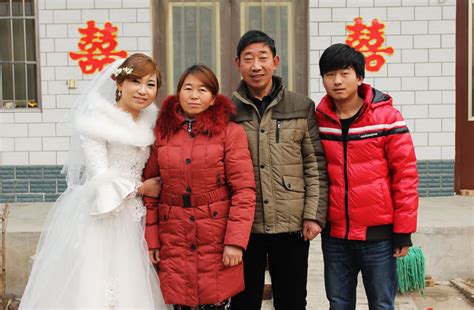 湖南农村结婚，新娘迫不及待出嫁，抢亲环节都不要了，祝他们幸福_凤凰网视频_凤凰网