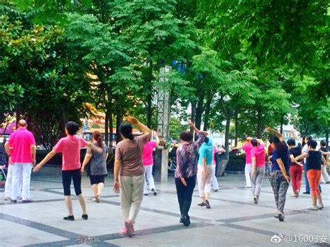 广场舞成为中国体育文化的代表走向国际_中国江苏网