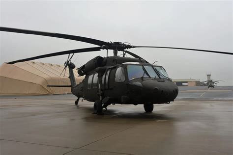 黑鹰直升机30年，我国终于造出直-20，性能不输原版黑鹰_腾讯视频
