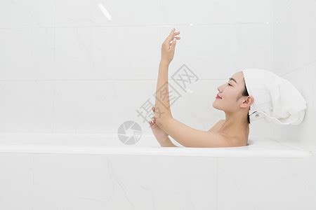 美女洗澡图片_美女洗澡素材_美女洗澡高清图片_摄图网图片下载