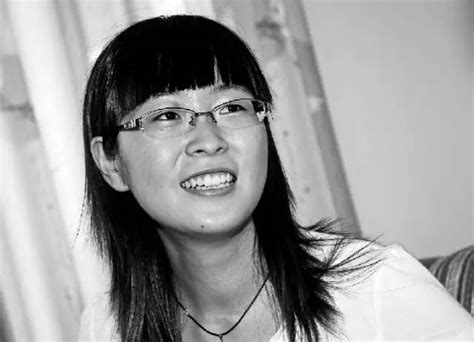 十年前很火的哈佛女孩刘亦婷，现在怎么样了？