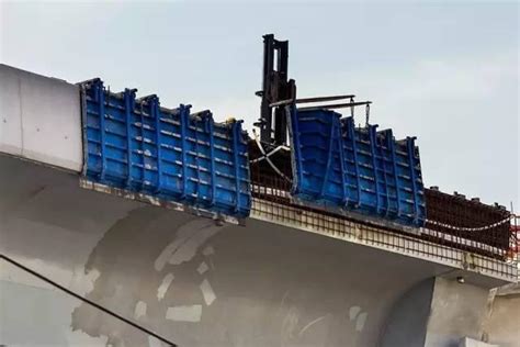 凯亚 桥梁防撞护栏模板 防撞墙塑料模板 规格齐全厂家/批发价格-保定市凯亚模具制造有限公司，中国制造网移动站
