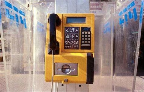 “后浪”们不知的公用电话亭拆除了，谁还会记得那个年代？__财经头条