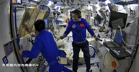 中国航天员太空“全家福”上新凤凰网宁波_凤凰网