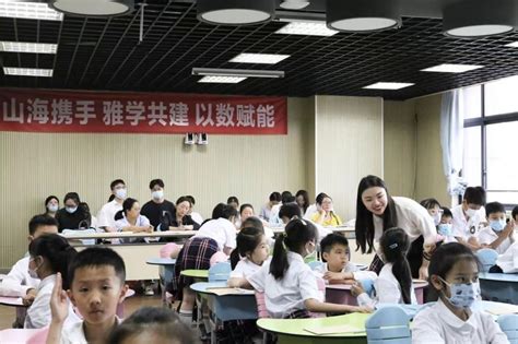 万里征程春风劲 开学典礼谱新篇 ——城关镇佘家湾小学开学典礼暨表彰大会-城关镇佘家湾小学-西教之家 - xijiaozhijia.com