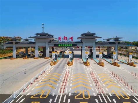 25日0时，赤壁长江大桥正式通车！