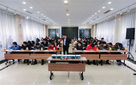 上海松江区首期《新媒体营销与运营》培训班在腾门培训学校顺利开班