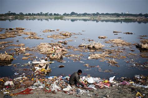 世界上最肮脏污浊的河流，印度恒河都自叹不如_手机凤凰网