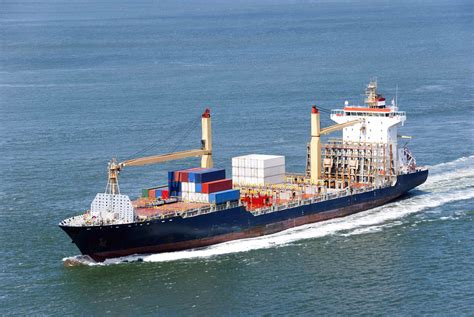 地中海航运接收2艘超巴拿马型集装箱船_新船营运_国际船舶网