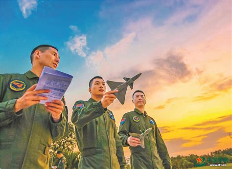 突击！突击！北部战区空军航空兵某旅练兵影像 - 中国军网
