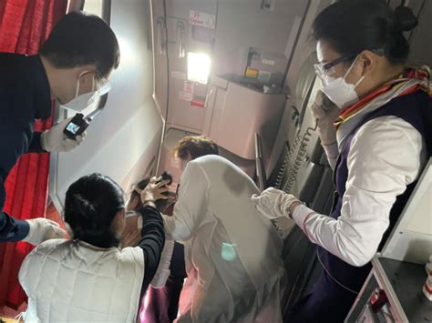 山东飞往海口的航班上，60岁乘客突发疾病！失去意识，抽搐不止