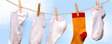 袜子洗完变硬怎么办 如何解决袜子洗完变硬_知秀网