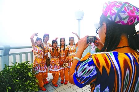 宁波支教女孩胡惊雨 暑期带一群新疆学生去看海-爱心|支教-浙江在线-在线首页