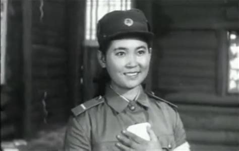 她是50年代最美女明星和周总理出访缅甸 93岁依然优雅得体
