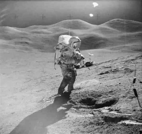 登月球拍地球、记录历史经典一刻···盘点哈苏八十年的旅行故事__财经头条
