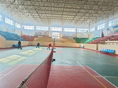 张掖市体育局-山丹县全民健身中心开展场馆卫生大扫除