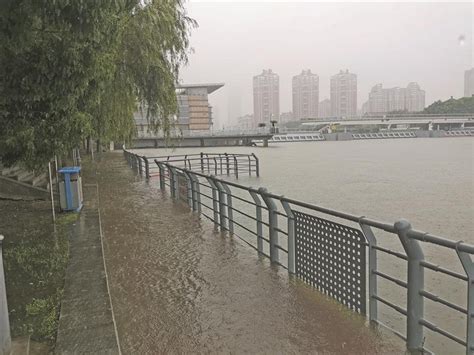 湖北襄阳一夜大雨过后 城区多地积水-图片-中国天气网