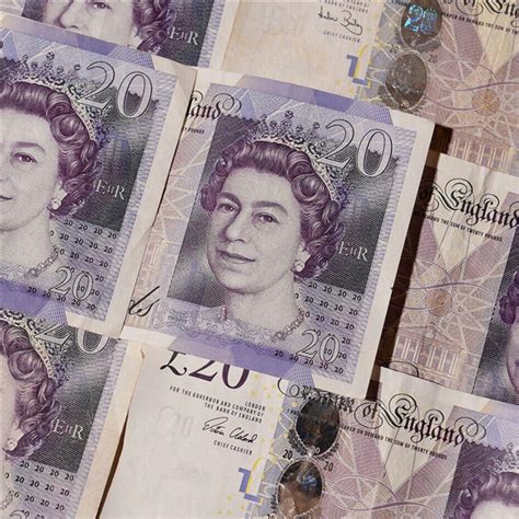 英国将于9月底终止旧版英镑纸币流通_海口网