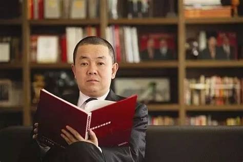 54岁杭州富豪二次创业，又是一个IPO-36氪