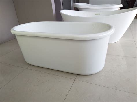 独立式现代简约亚克力浴缸 Free standing Acrylic bath tub BA-8201C