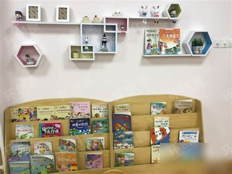 幼儿园阅读区好书推荐展板图片7张_环创屋