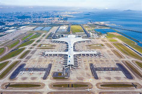 深圳宝安国际机场加快建设高质量创新型航空枢纽 年客货吞吐量均跻身全球30强