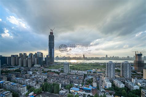 武汉冲刺中国第一高楼 仍将加高-行业动态-旅游策划-上海诺狮旅游规划公司