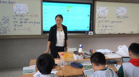 带着“平板”进教室：互联网为南京中小学生减负_荔枝网新闻
