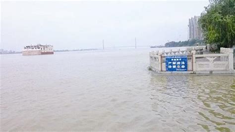 鄂州14岁男孩和小伙伴江边游玩 临时下水不幸溺亡(图)_湖北频道_凤凰网