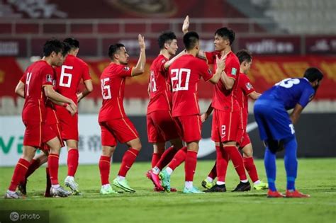 津媒：外援不断解约 中国足球需要国足战绩提振士气_凤凰网