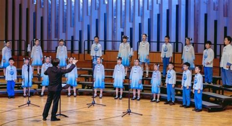 湖南省文化馆交响人声少儿合唱团“红星伴我成长”2021年公益音乐会成功举行